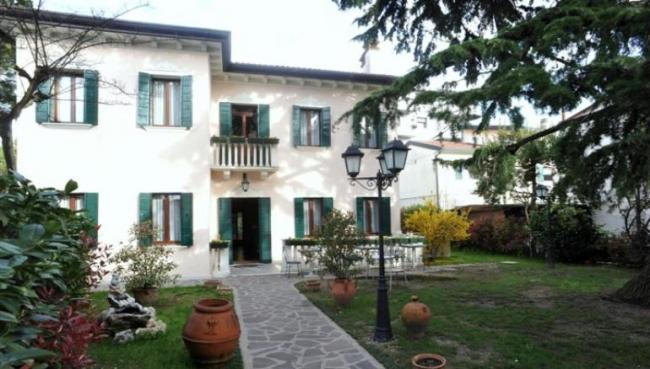 Bed & Breakfast / Pensione Villa Crispi Bed & Breakfast / Pensione Villa Crispi