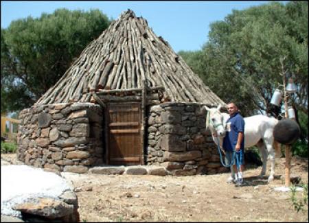 Agriturismo Gulunie camere e ristorazione tipica a 800 metri dal mare Agriturismo Gulunie camere e ristorazione tipica a 800 metri dal mare