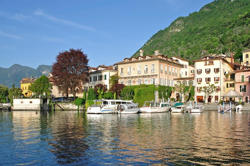 Bed & Breakfast / Pensione Nest on The Lake Bed & Breakfast / Pensione Nest on The Lake