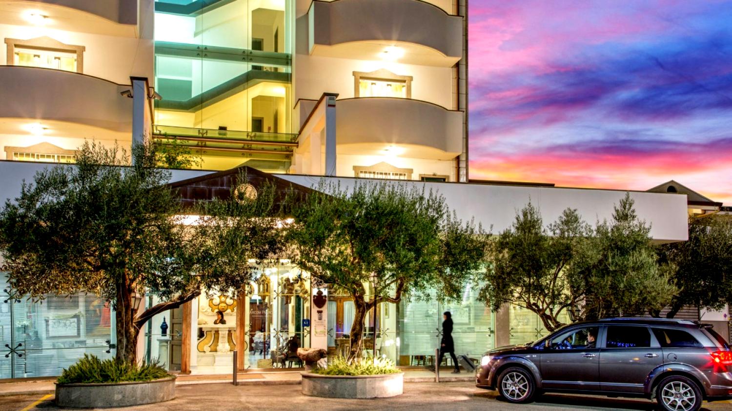 ARCOM PALACE APPARTHOTEL ARCOM PALACE APPARTHOTEL