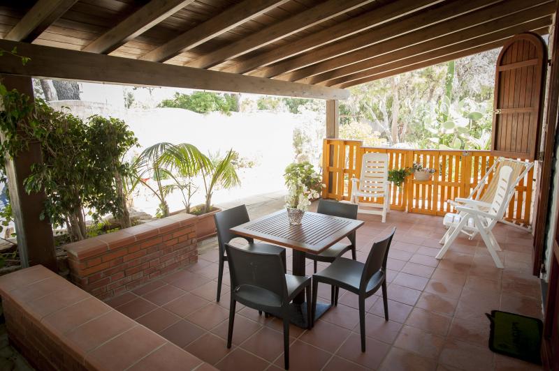 hotel villa belfiori_ camera relax family_ torre dei corsari_ torre dei corsari camera 4 pax_ veranda relax camera 4 pax_ camera e veranda privata villa belfiori.JPG