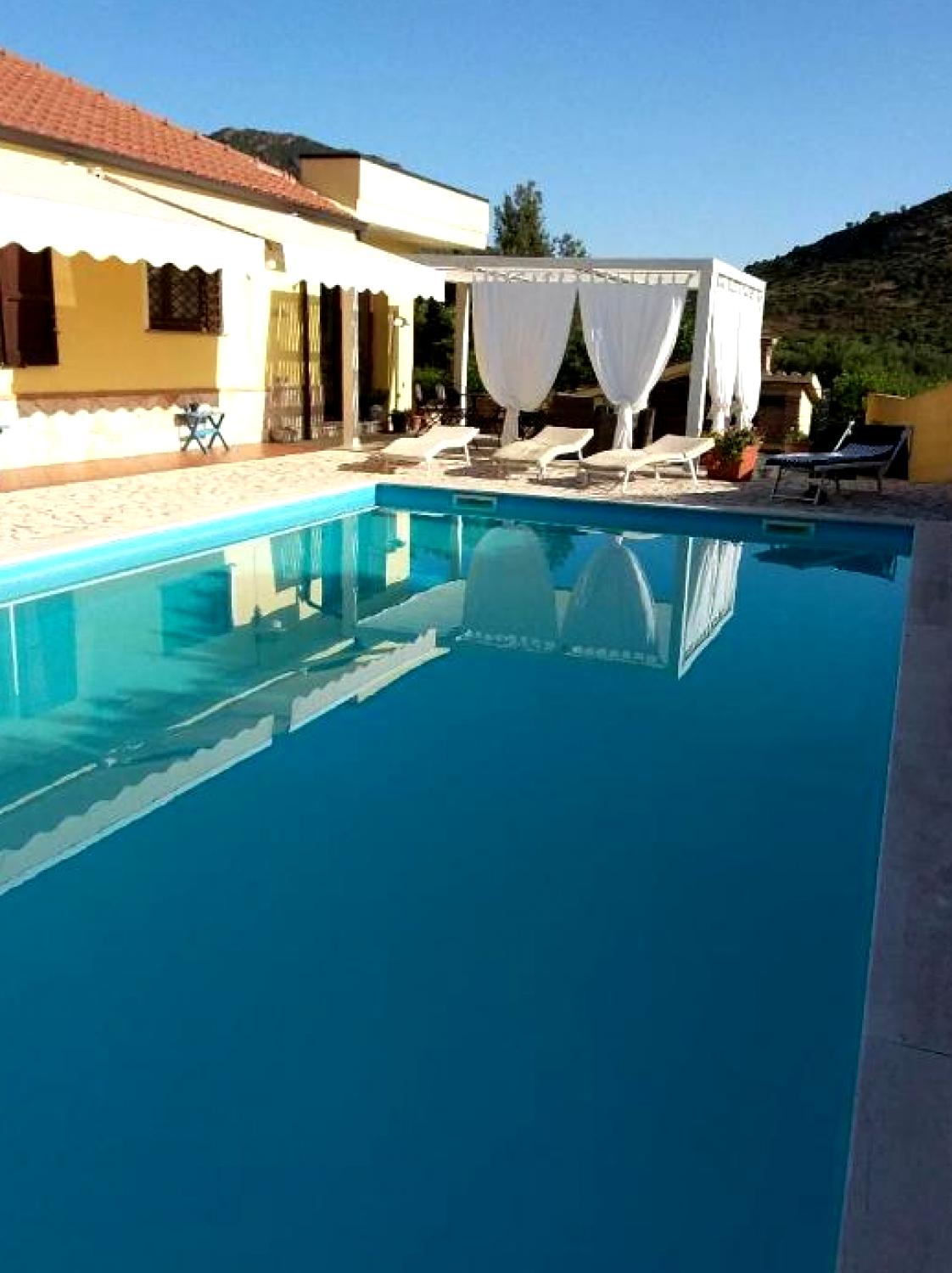 B&B Myrsine B&B Myrsine